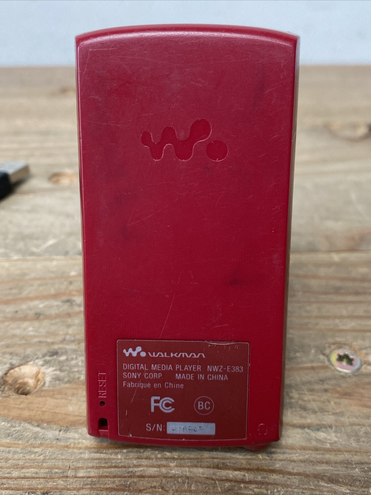 Sony Walkman NWZE383 4GB Red Digital Media MP3 Player Works
