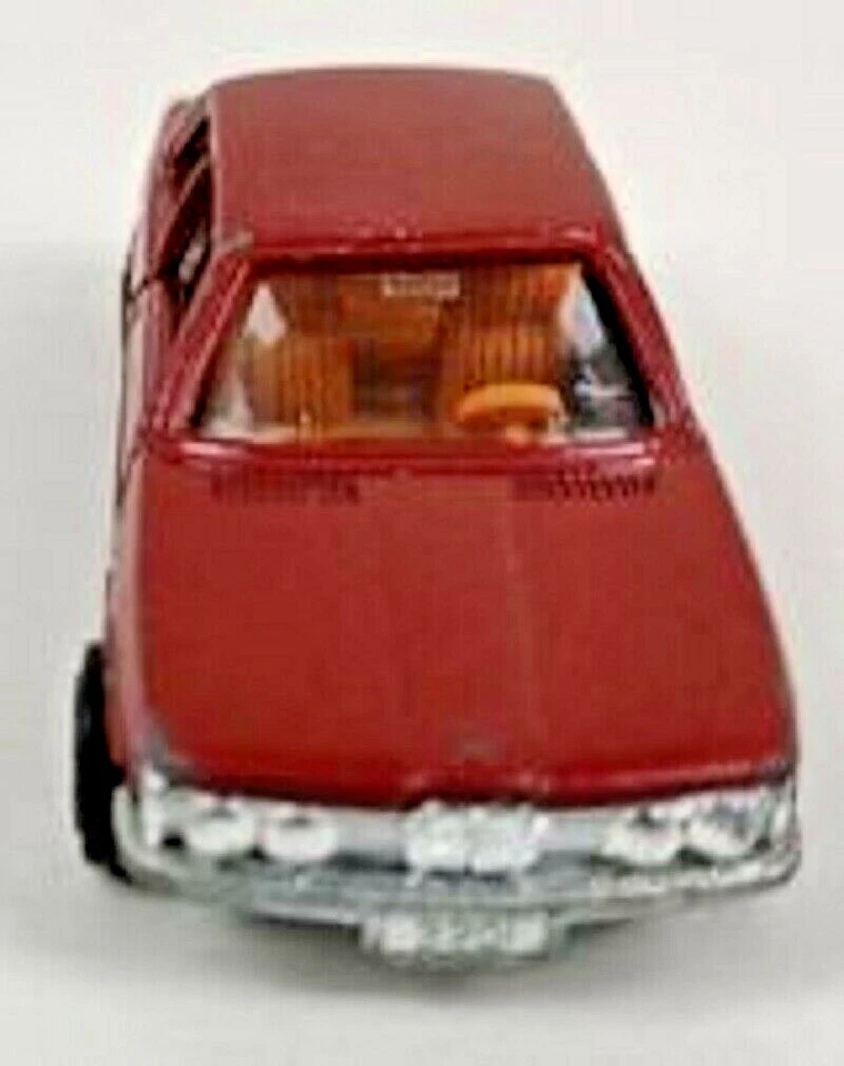 Tomica BMW 320i No F43 Diecast Maroon Color - Image 4 of 4