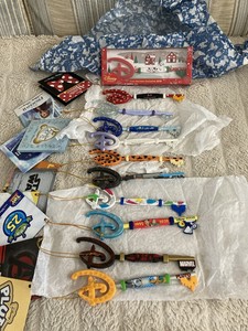 Eye Catching Bestseller Disney Store Key Key Pins Cast Member Key Bnwt Ceremony Key Key Bundle Free Shipping Excluding Okinawa Eduardopondal Com