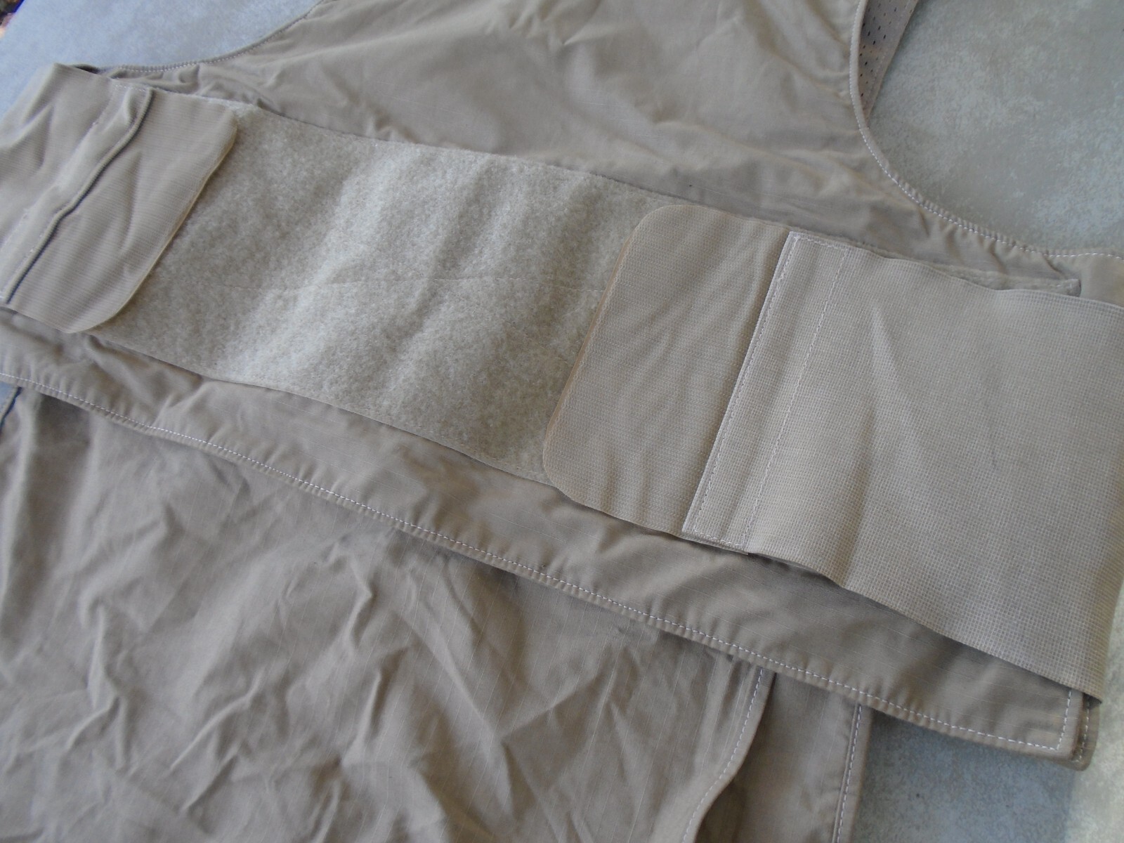 USGI Safariland Low Visibility Body Armor Vest LARGEREGULAR (NO ARMOR