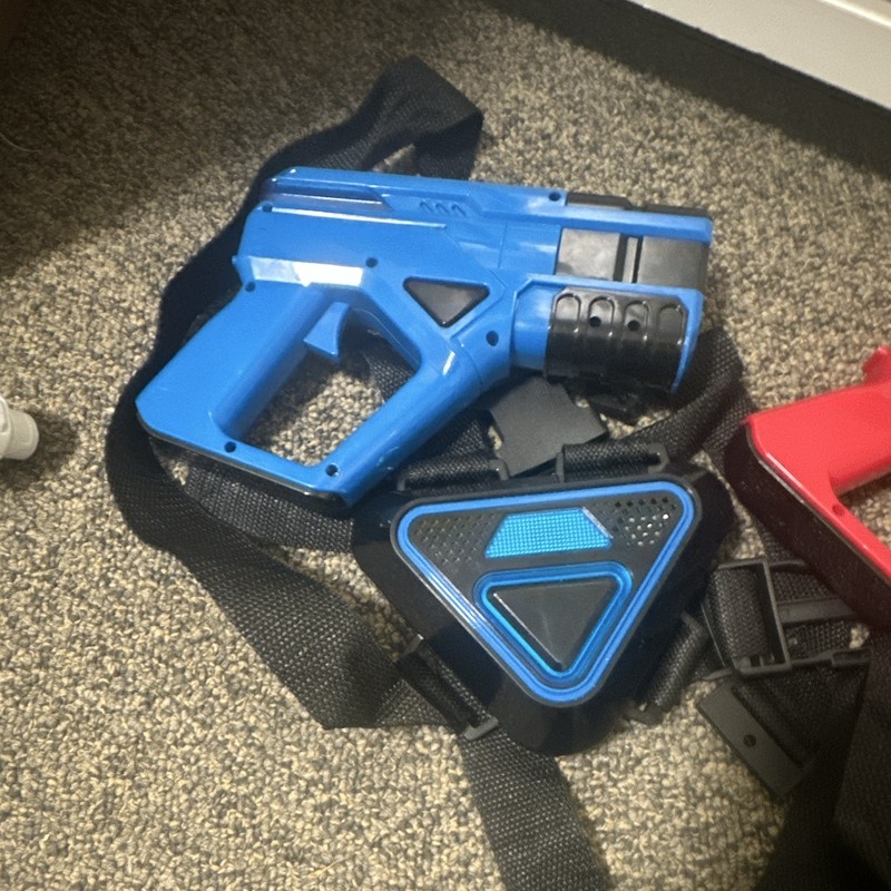 Sharper Image Laser Tag Set Red & Blue Blasters with Chest Sensor Harnesses