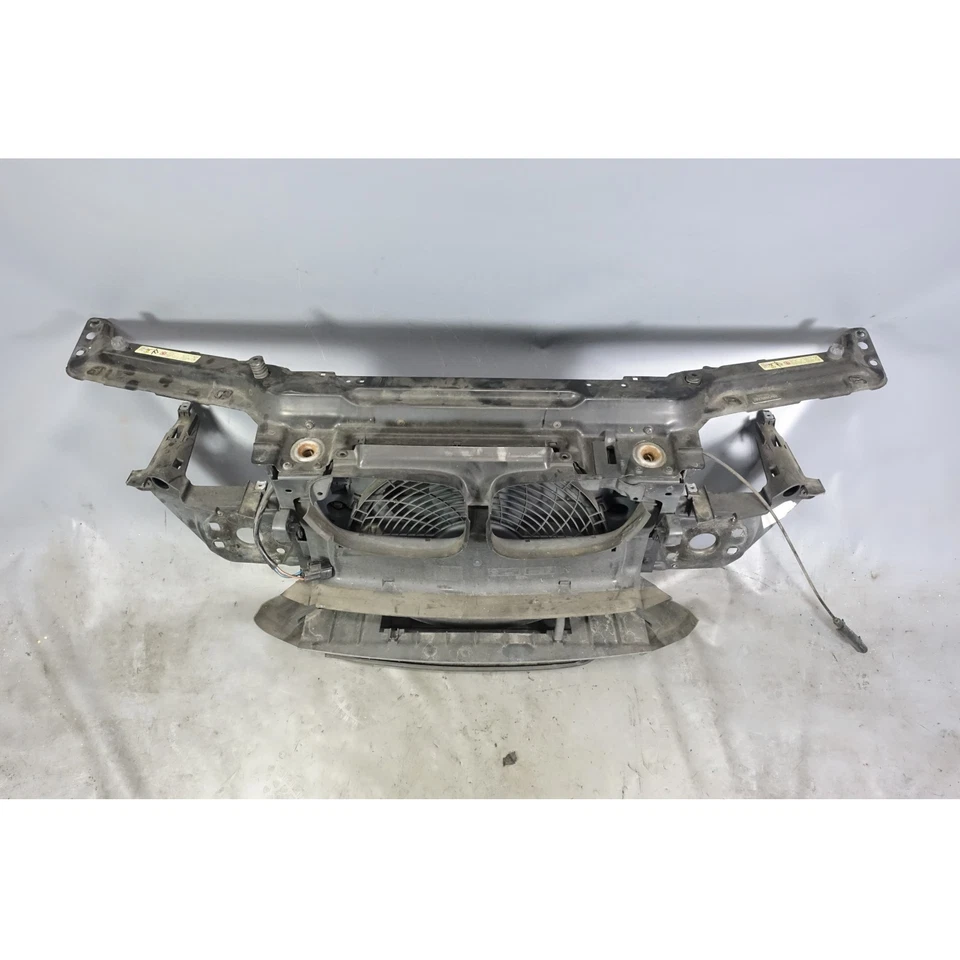 01-05 BMW E46 M3 Coupe suporte de radiador dianteiro com ventilador empurrador e travas de capô fabricante de equipamento original - Imagem 2 de 4