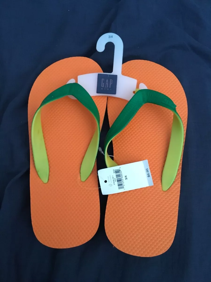 Boys flip hotsell flops size 3