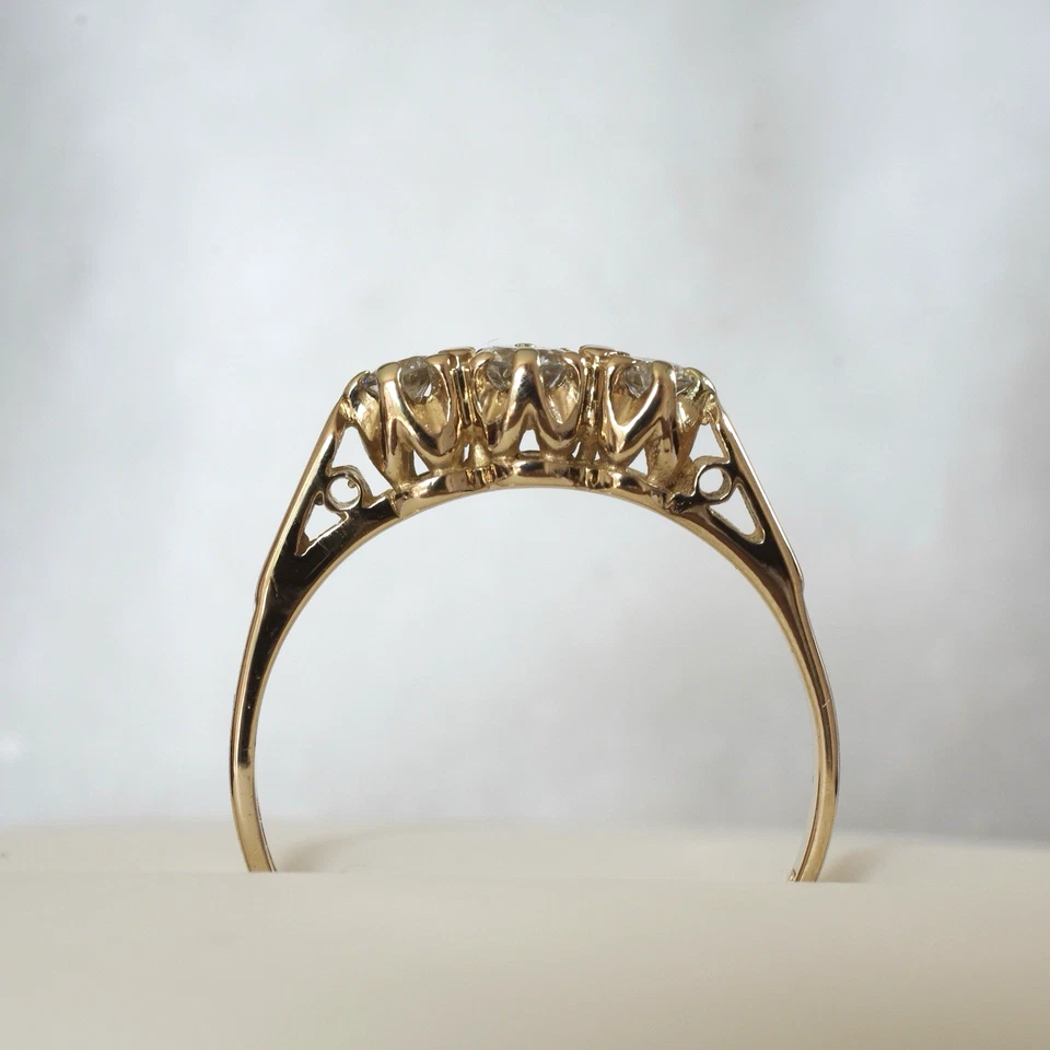 18ct Yellow Gold Diamond Trilogy Ring 1980’s Vintage Solid Gold Hallmarked 750 - Image 2 of 4