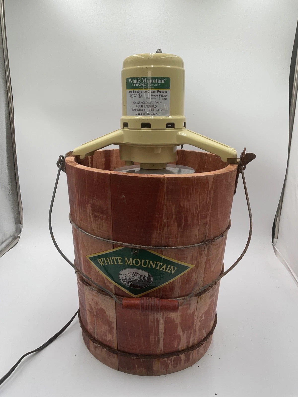 White Mountain 4 Qt Quart Electric Ice Cream Freezer Maker Model F69204
Opens in a new window or tab