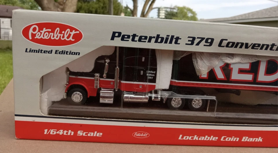 Red Dog LIBERTY CLASSICS Spec Cast Semi Tractor Trailer 1:64 Die-Cast 1997. - Image 2 of 4
