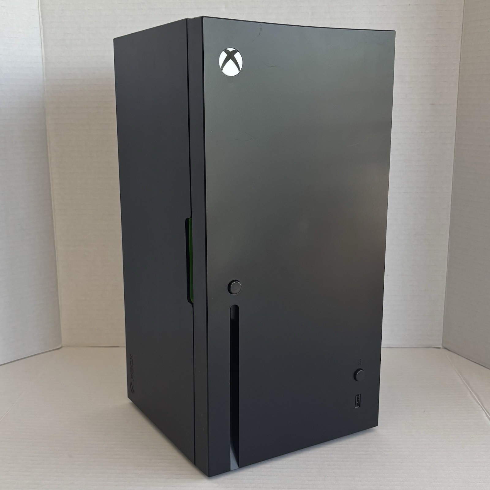 Xbox Series X Replica Frigorifero da Scrivania Microsoft Promo Cooler 4.5L con Caricatore USB