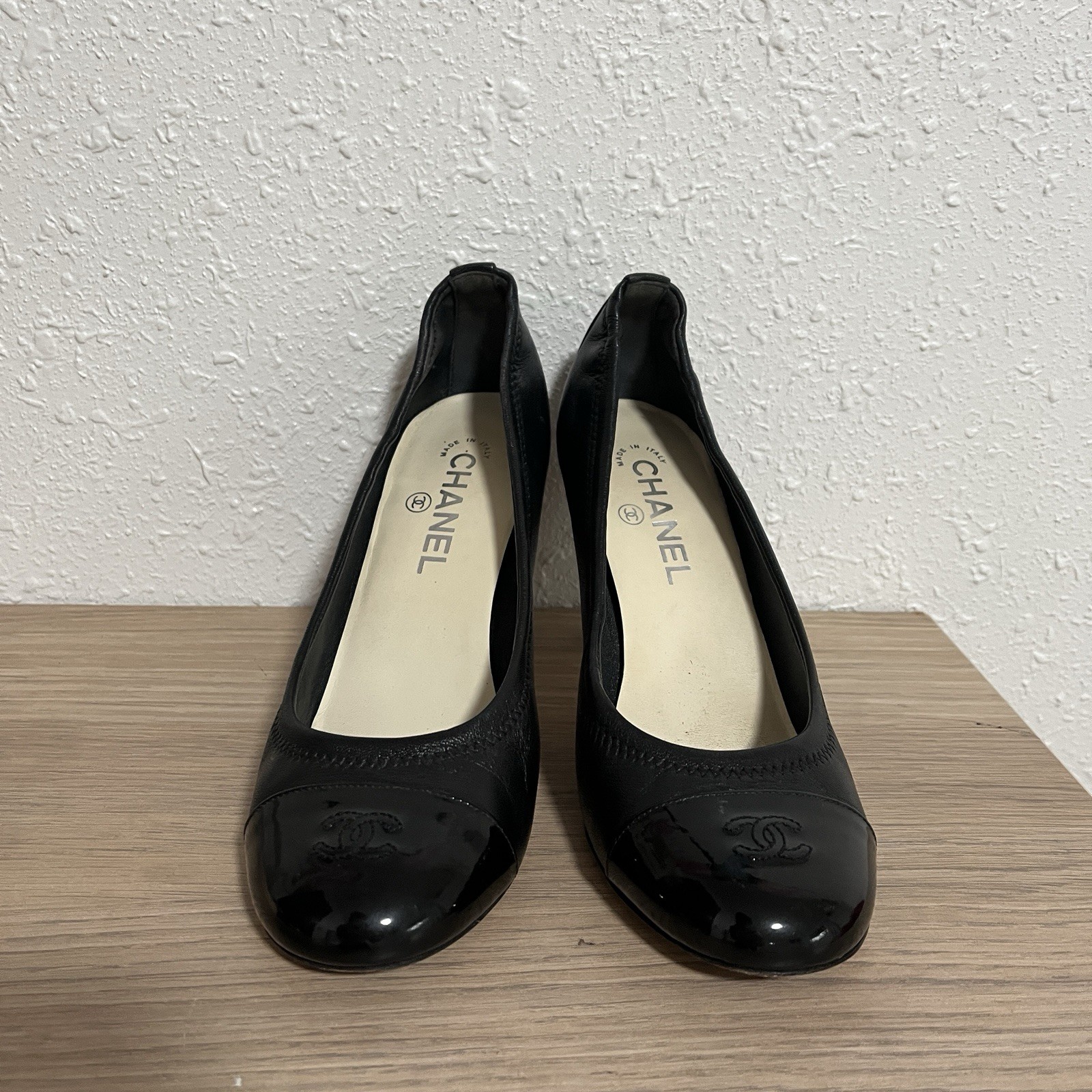 Authentic CHANEL Black Leather Interlocking CC Lo… - image 7