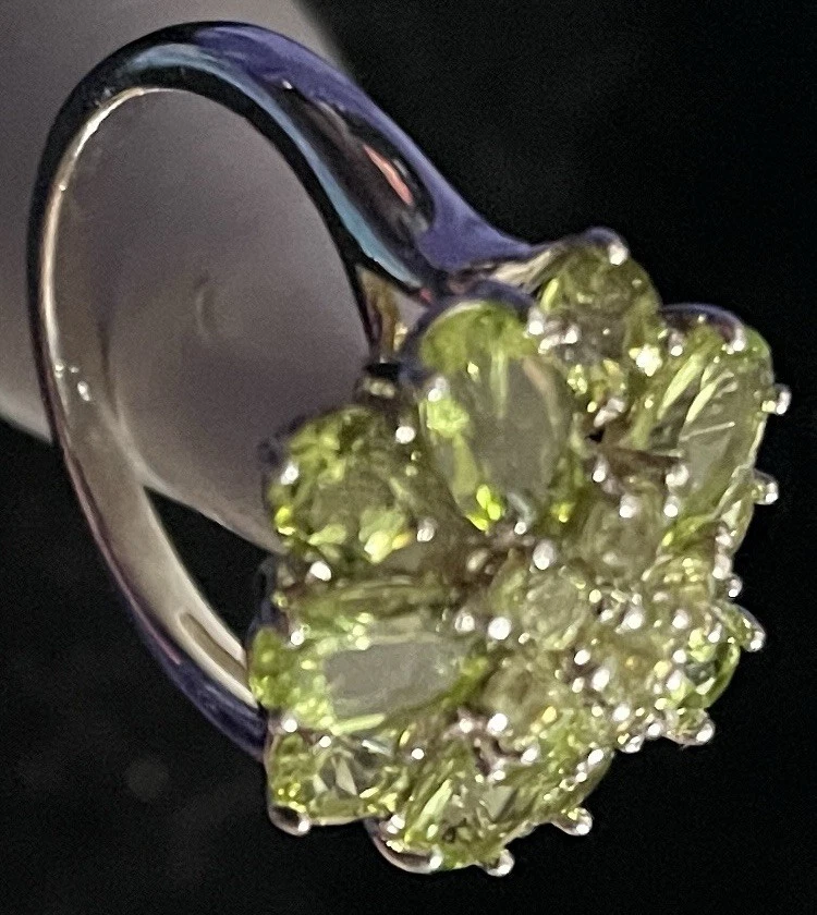 Peridot Cluster Flower Ring Size 8 Stamped 925 Sterling Silver - Image 4 of 4