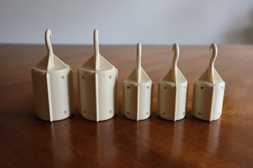 Vintage Lot of 5x Knitting Machine Ribber Weights with Hooks - 2 Large - 3 Small - Picture 4 of 8