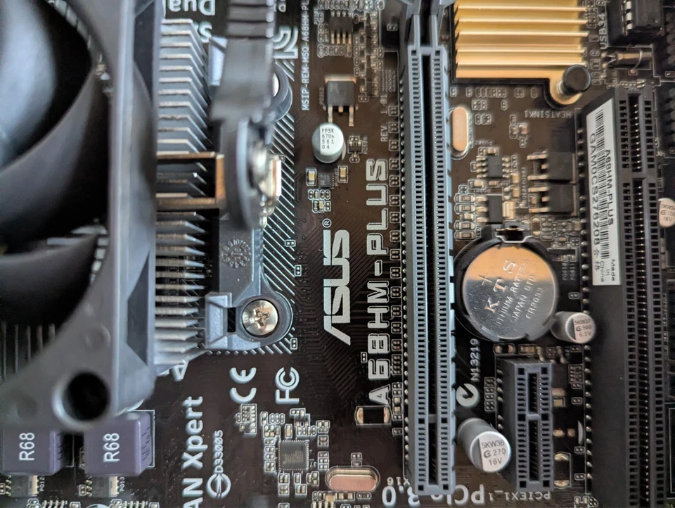 Asus A68HM-PLUS Mainbord AMD A8 7600 CPU 16 GB DDR3 RAM Bundle - Bild 2 von 4