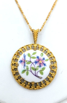 Vintage ROYAL WORCESTER Pendant Necklace Bone China Floral England