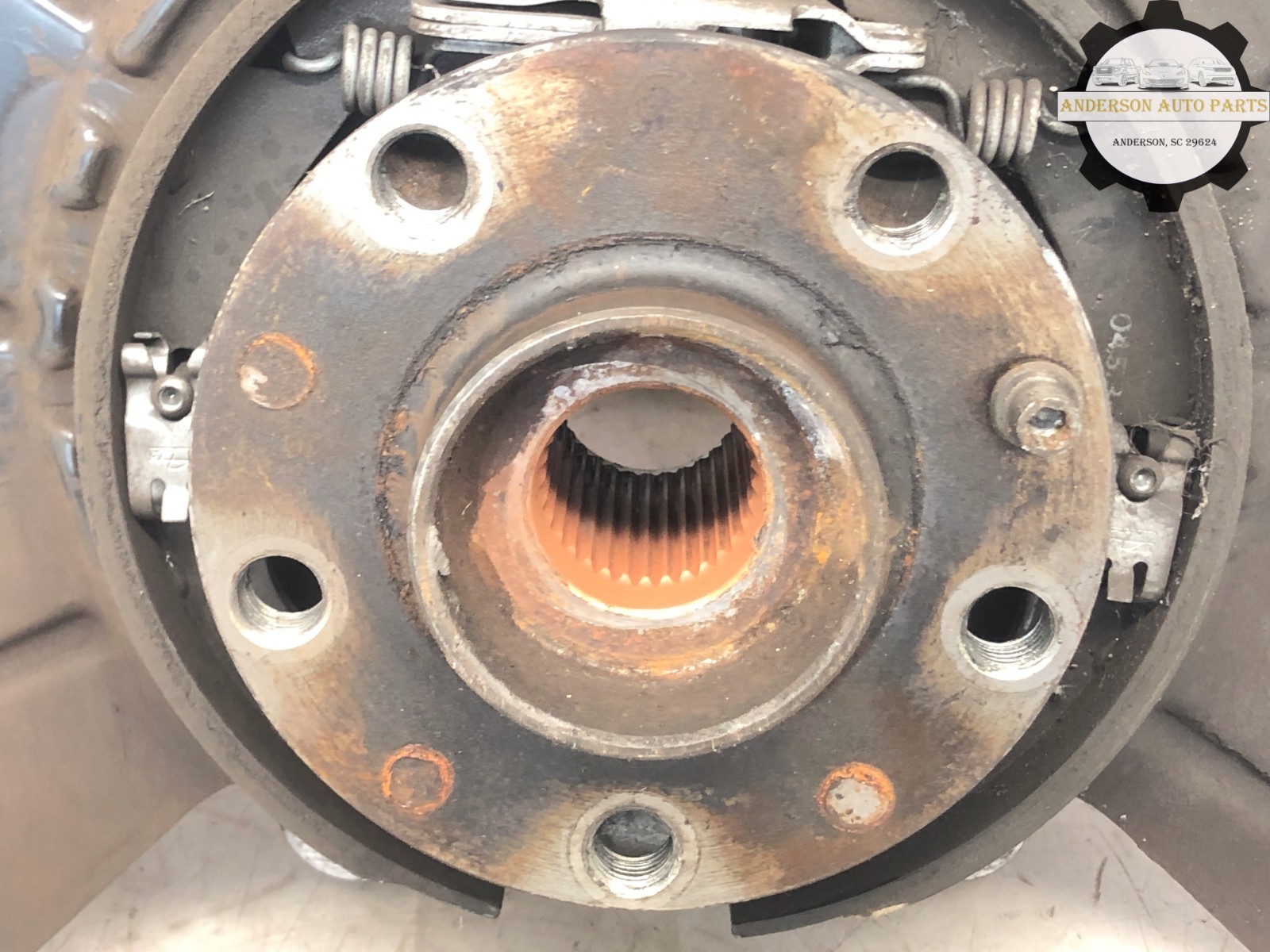 2014-2017 MASERATI QUATTROPORTE RWD RIGHT PASS REAR SPINDLE KNUCKLE HUB OEM