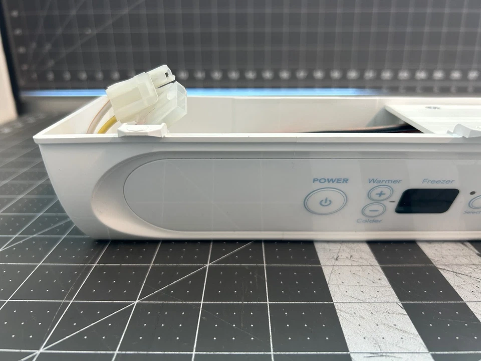 Panel de control del refrigerador KitchenAid P# 2302772 W10839424 Foto 2 de 4