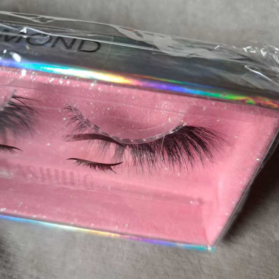 Diamond Lashes Black + Brush Set x 2 SEALED - Image 4 of 4