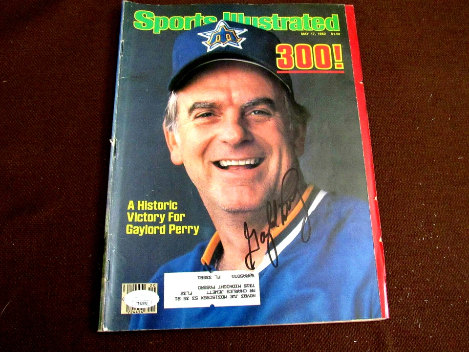 GAYLORD PERRY SEATTLE MARINERS 300 WIN HOF SIGNED AUTO SPORTS ILLUSTRATED JSA  - Image 3 of 4