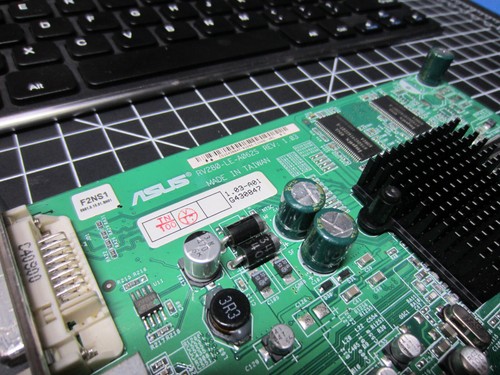 Asus Radeon 9200 rv280-le-a062s - Afbeelding 2 van 4
