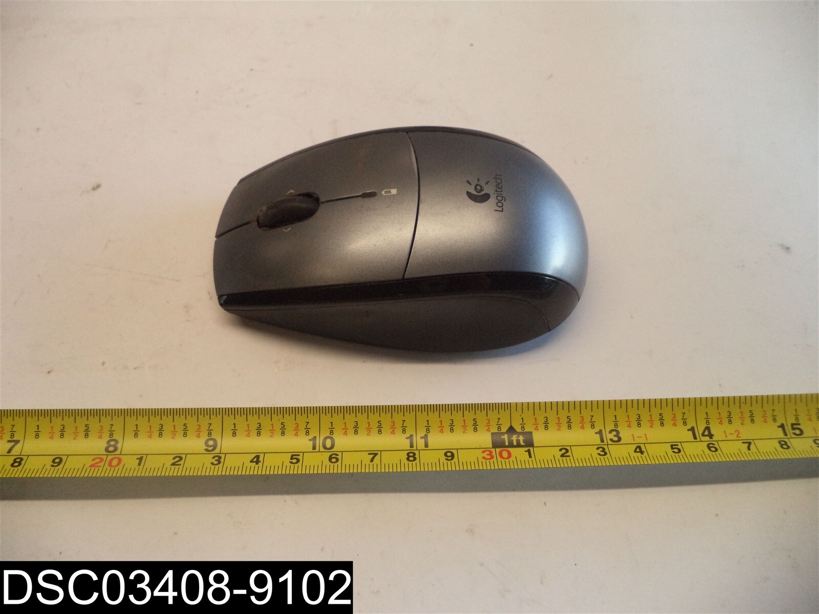 Logitech 831529-0000 Wireless Mouse Without USB Connector Pre-Owned  