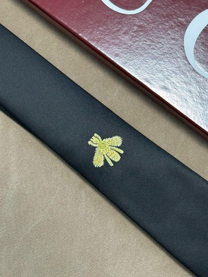 #ad #ad Gucci Mens Tie 2.75” 7cm Bee Queen Embroidery Black NWT $139.99