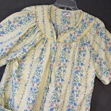 Casual Nights Nightgown Housecoat Women’s L Yellow Floral Pearl Snap Cottagecore