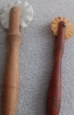 Antike Teigräder Set mit Holzgriff, 2 Stück...