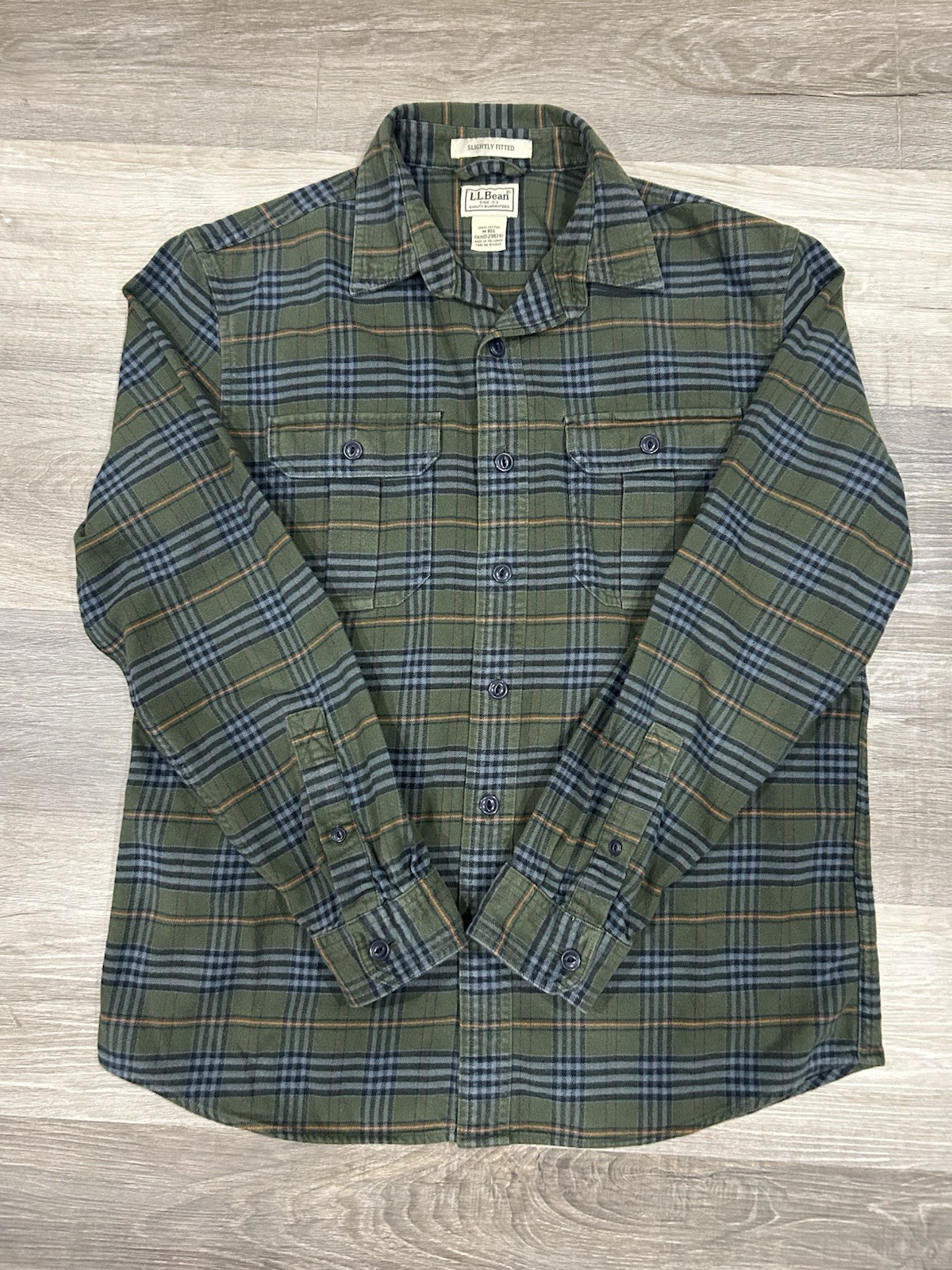 L.L. Bean Men's Slightly Fitted Flannel Plaid Button-Up Shirt Green Blue M-REG