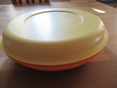 Unbenutzt : Tupperware Schlemmerrunde, gelb / orange, 26,5 cm / 8 cm