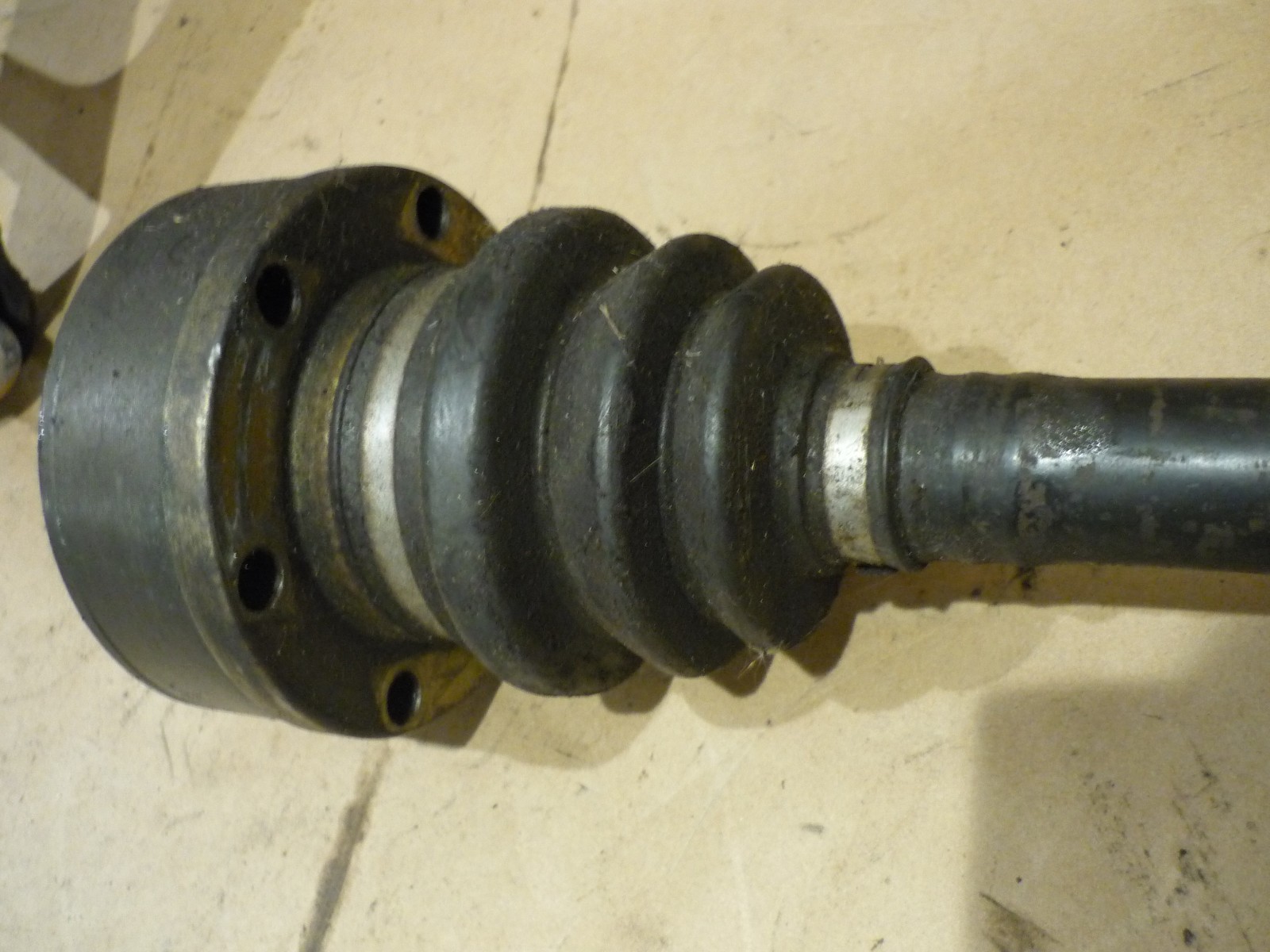 Ferrari 308,328,365.400,400i,412,365,512 - Axle Shaft  - P/N 103885