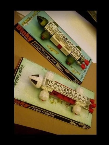 1 Vintage Dinky Toy Eagle Transporter Space 1999 Green Nice Free Dinky Base