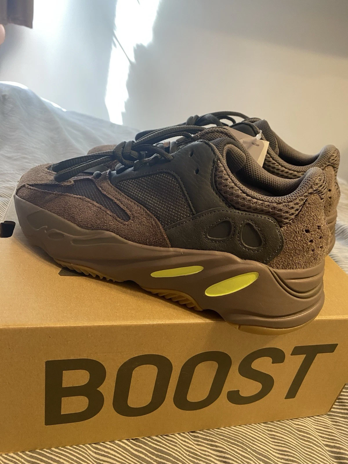 Yeezy Boost 700 malva UK7 US 7.5 nuovo di zecca