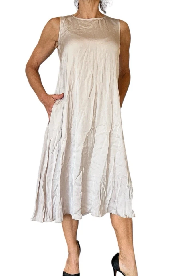 MUJER FABIANA FILIPPI VESTIDO SIN MANGAS LÍNEA A MIDI MINAMILISTA BEIGE SATINADO 6 Foto 2 de 4