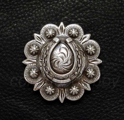 WESTERN SADDLE HEADSTAL HORSE TACK ANTIQUE ENGRAVED HORSESHOE CONCHO screw back