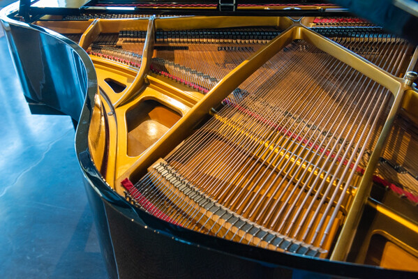 tokai baby grand piano