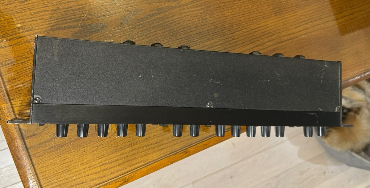 ALESIS 3630 COMPRESSOR RMS/Peak Dual Channel Compressor Limiter w