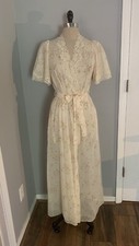 Vintage 70s 80s Sheer White Lace Robe Peignoir Ditzy Floral Roses Coquette Boho