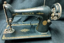 VINTAGE ANTIQUE SINGER SEWING MACHINE MODEL AA893815 TURNS FREELY