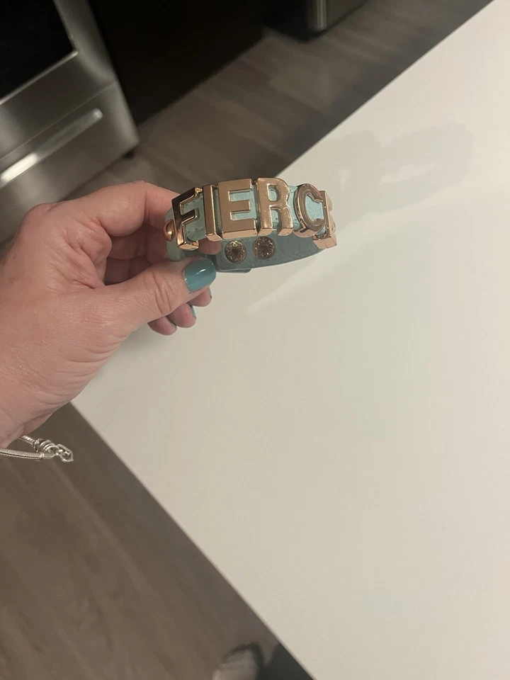 Pulsera BCBGENERATION Snap Cuff Inspo FEROZ Blanco Rosa Tono Silicona Foto 3 de 4