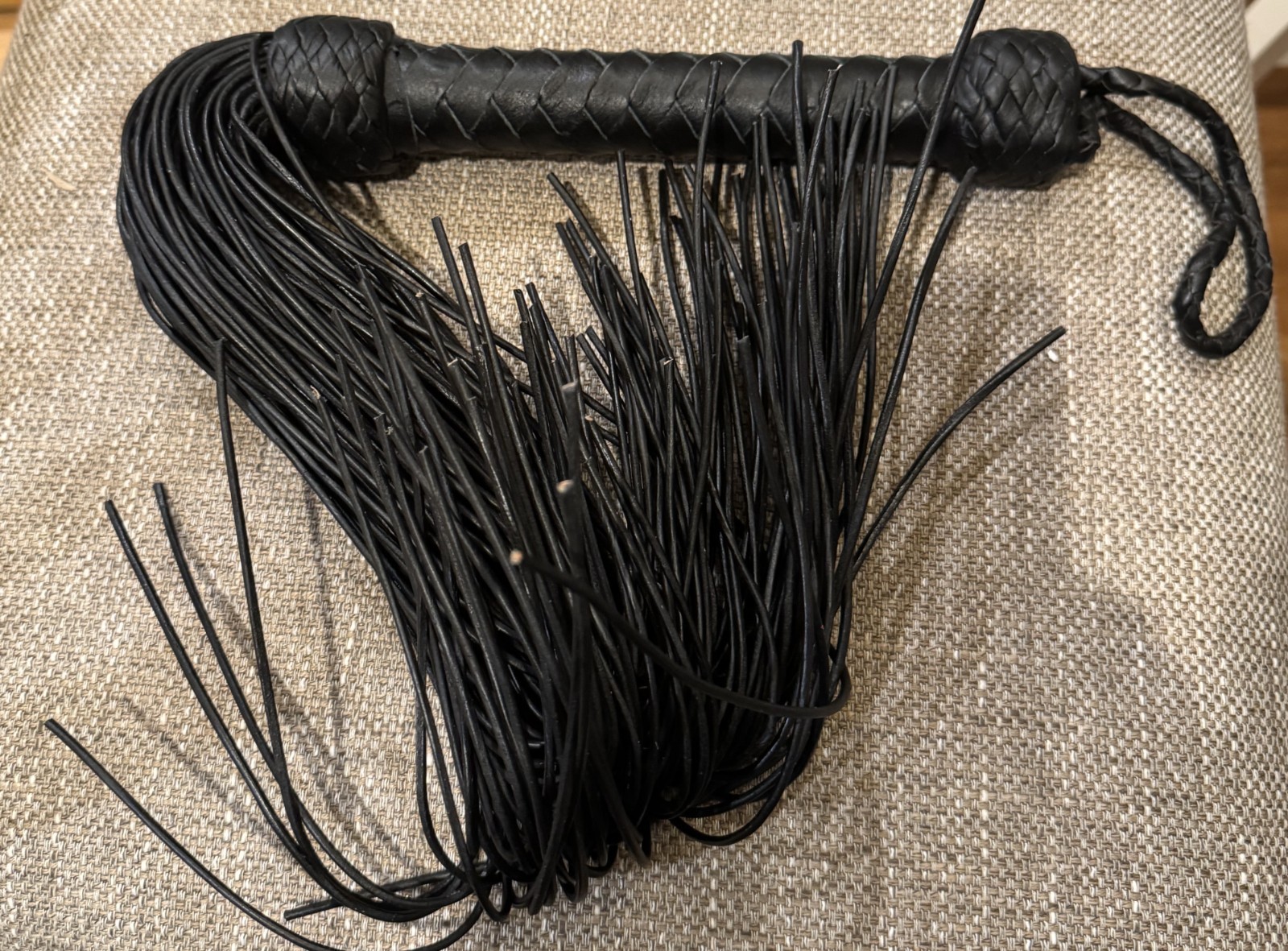 Ardour Cat O Nine Black Flogger Genuine Cowhide Leather Whip