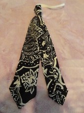 Corbata elástica blanca y negra con correa elástica de colección de los años 80-90 para dama