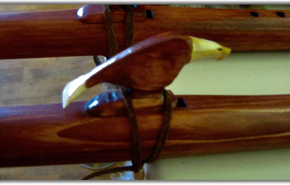 Eagle Flute By Native American Jonah Thompson - A MINOR With Fleece Flute bag - Image 4 of 4