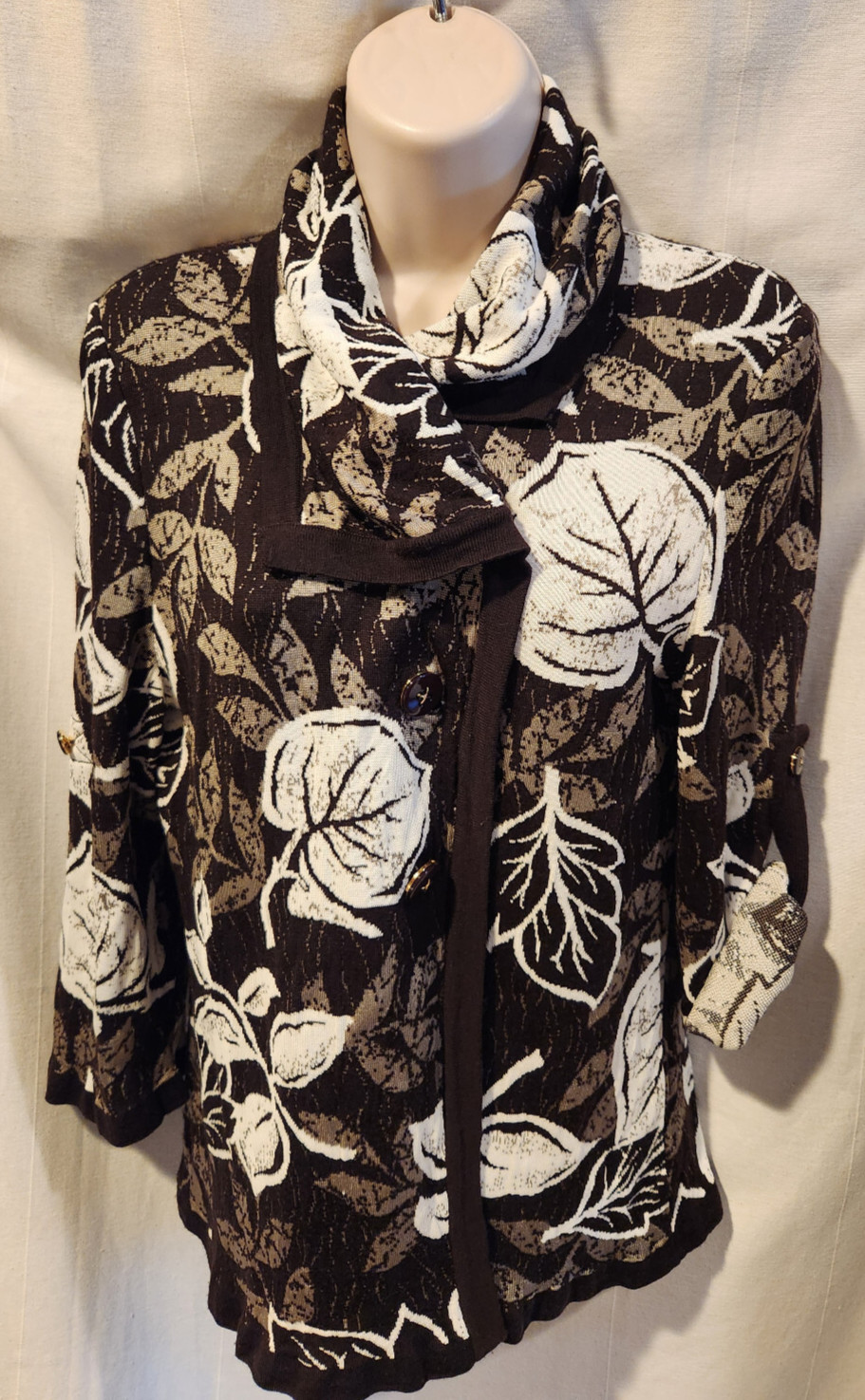 ST. JOHN KNIT LEAF PRINT BUTTON DOWN COLLAR CARDI… - image 2