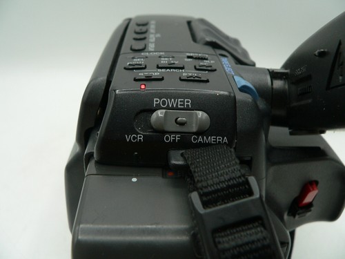 Panasonic PalmCorderIQ Color Viewfinder PV-IQ403D Bundle - Picture 15 of 19