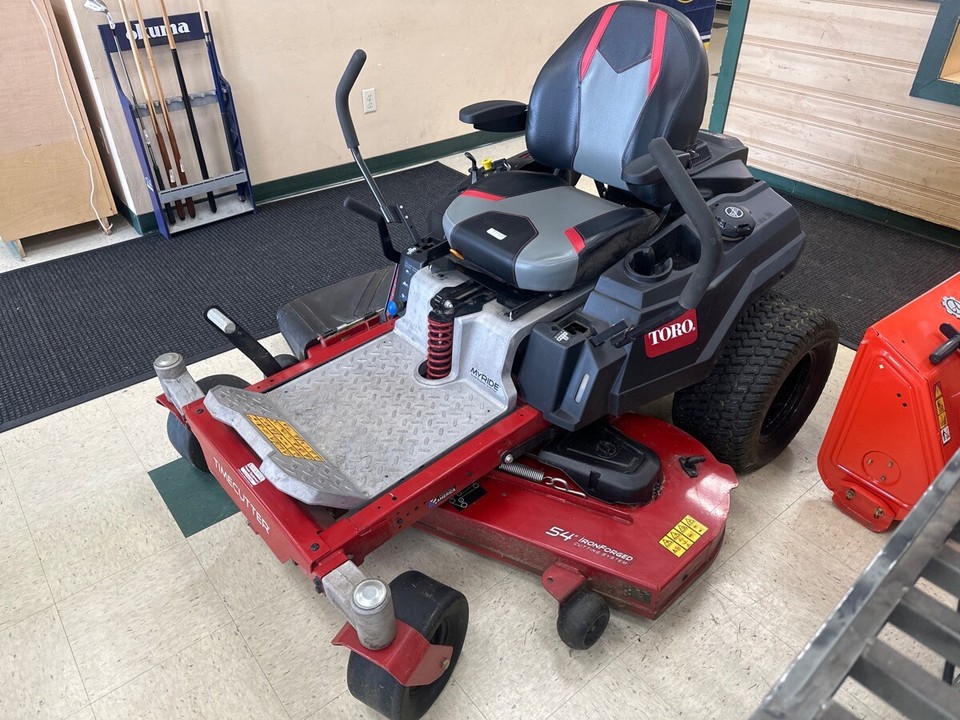Toro 54in (137cm) TimeCutter MyRIDE Zero Turn 24.5hp Mower 75754