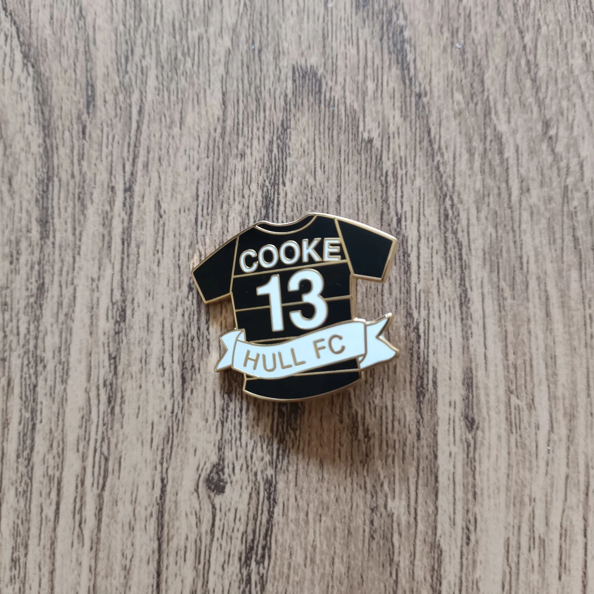 Lot De 16 Insignes émaillées Hull FC – Rugby Super League – Collection Années 90