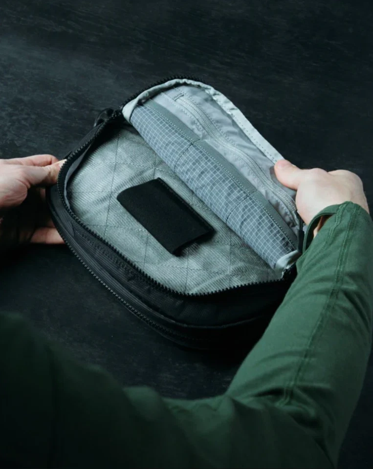 Eberlestock Fade Flex Pack – Black – Heavy-Duty EDC Compact Pack - Image 3 of 4