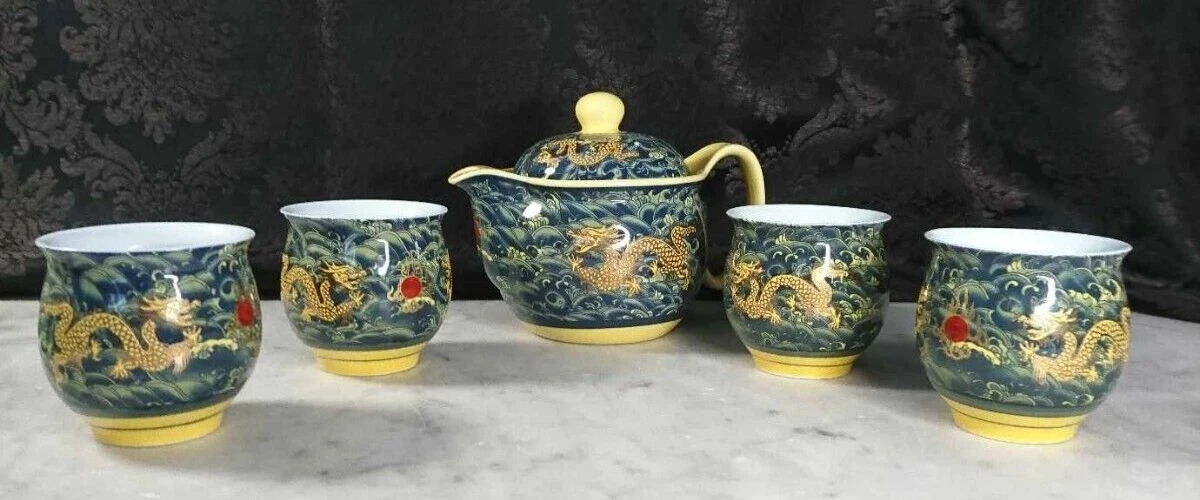 Art de la table / Art d'Asie : Très rare servi