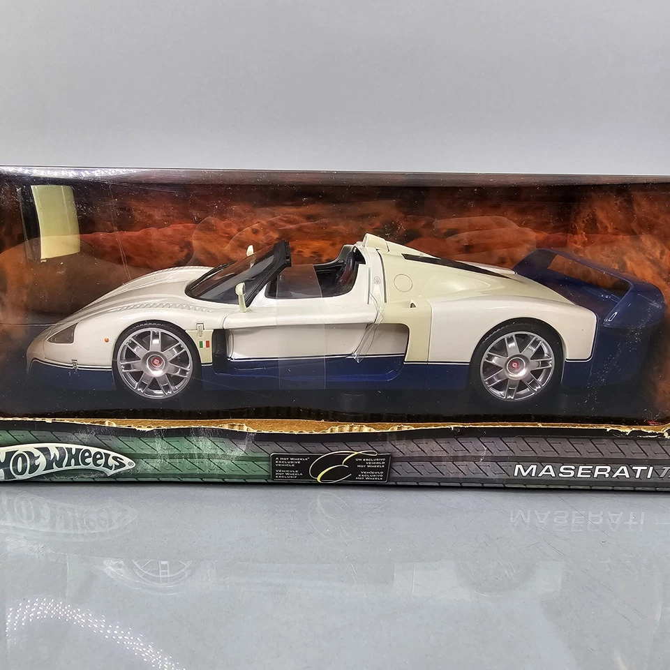 Hot Wheels Maserati MC12 White 1:18 Diecast Fastest Road Car EXCLUSIVE NEW - Image 4 of 4