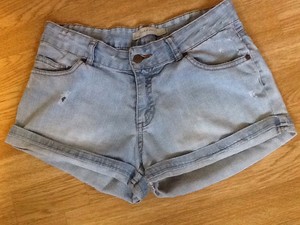 pantaloncini neri zara