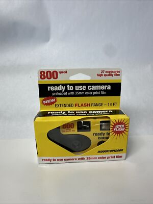 Staples Flash 35mm Single Use Film Camera 800 Speed Exp 05 2005