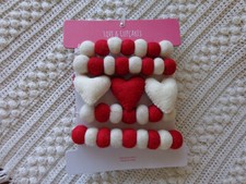 LOVE  CUPCAKES 6ft Valentines Day Red  White HEARTS  FELT BALLS felt Garland